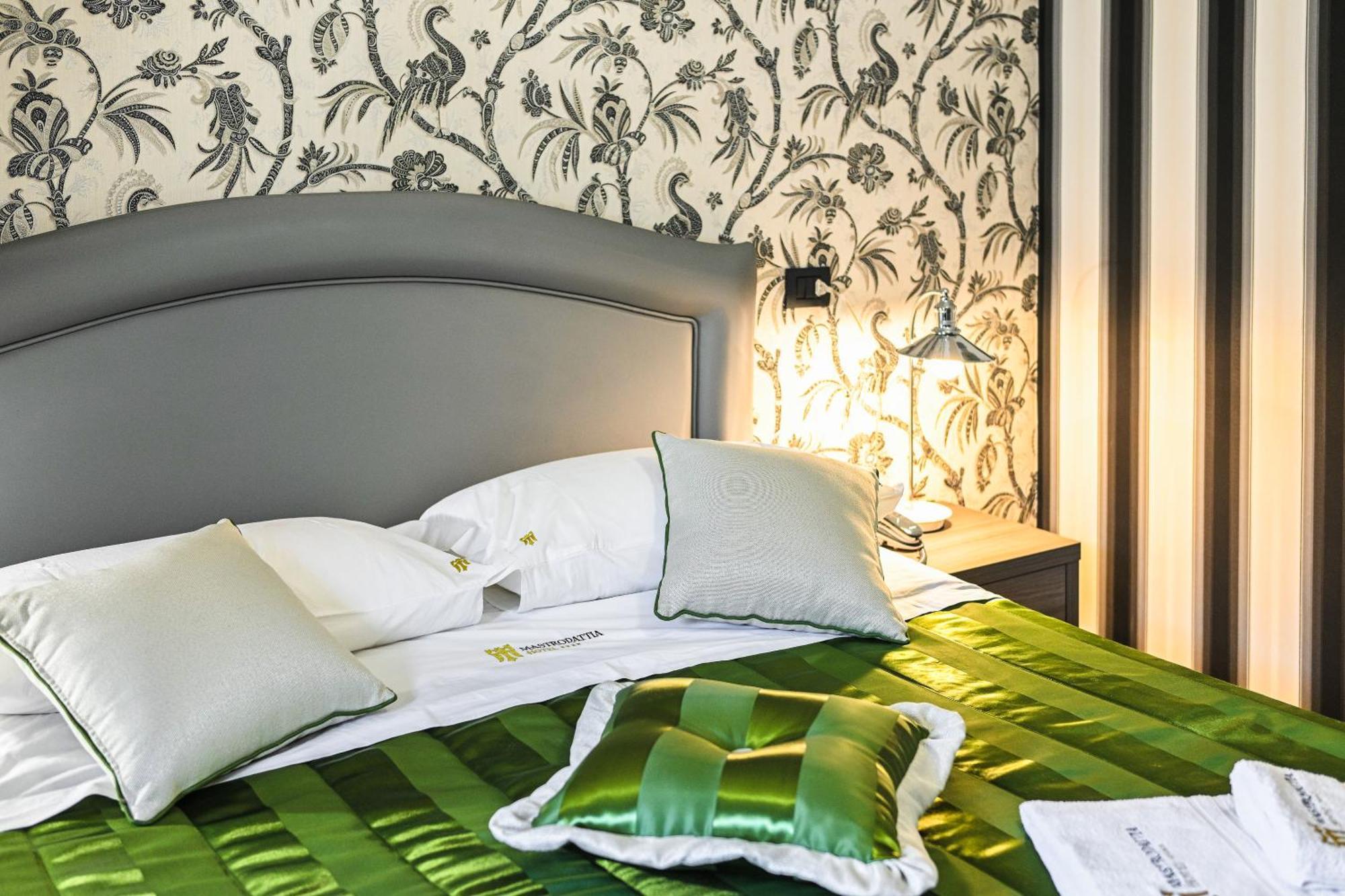 Hotel Mastrodattia Celano Buitenkant foto